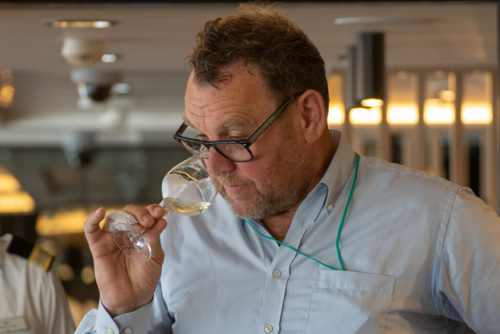 20260708_at-sea_Wine Tasting Regele_Kim Rormark_7080676